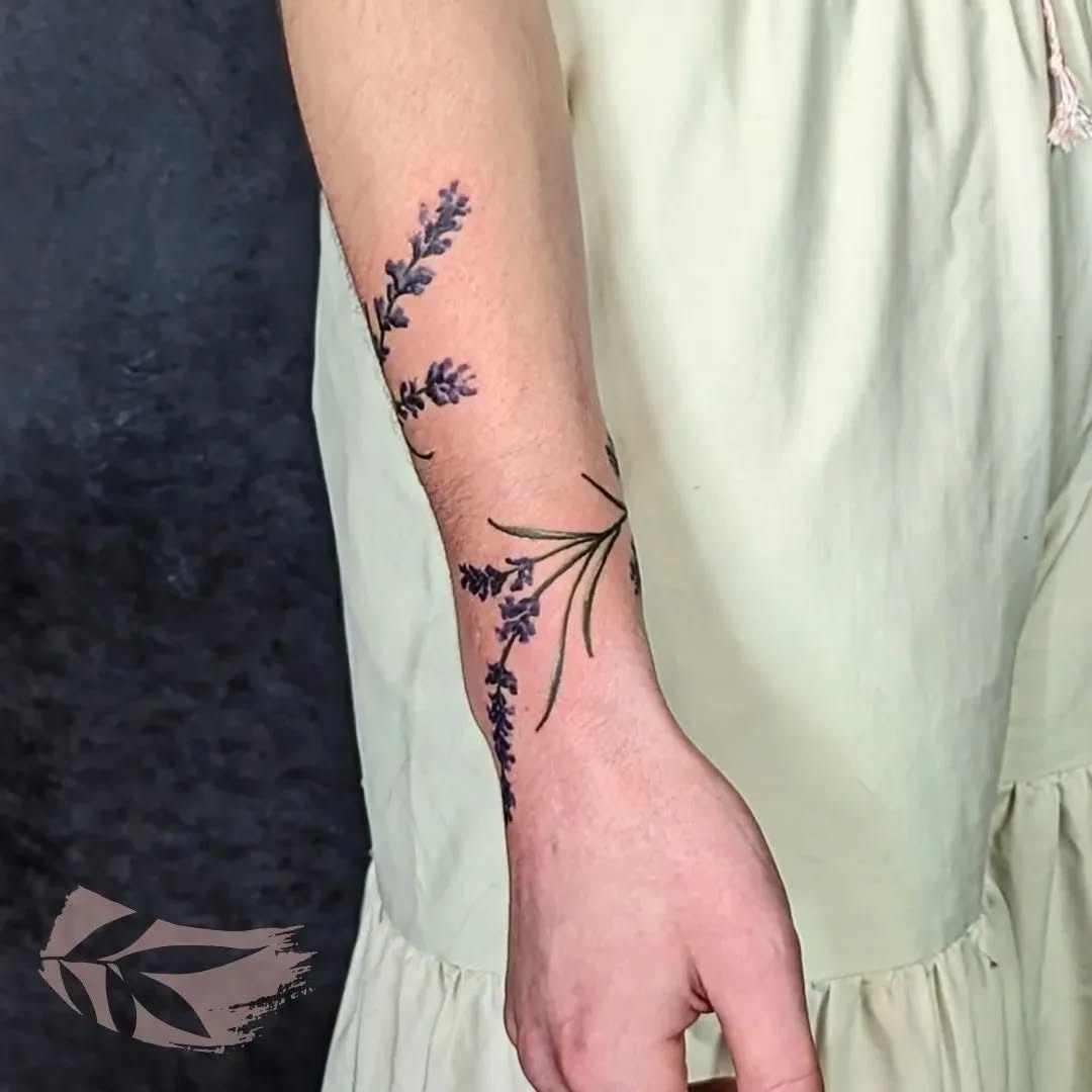 Do you do any freehand when you tattoo??
#Repost @botaninks
...
Here's the wrist-wrapping lavender again, this time with a view from the front. This was all dr