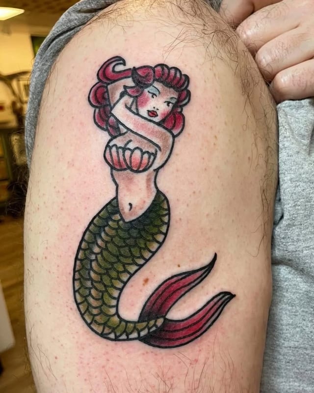 Unknown Tattoo Co. @unknowntattooco pulled off this incredible traditional tattoo!! Check it out!
@unknowntattooco Traditional mermaid by the illustrious Mr.